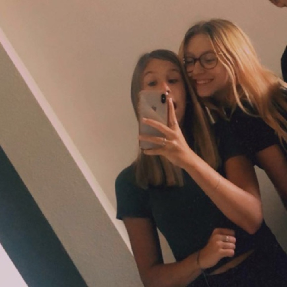 Meet your Posher, Emma&hayley